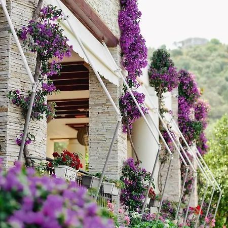 Rapo's Hotel Himarë